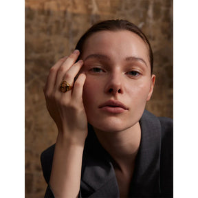 Anel Largo Oco Texturizado – Ouro 18K Aurora