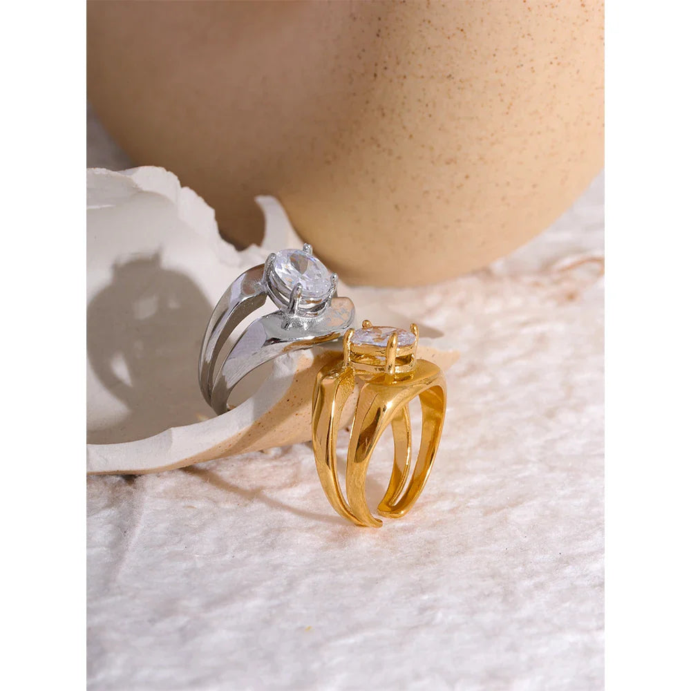 Anel Geométrico de Luxo com Zircônia — Banhado a Ouro 18k