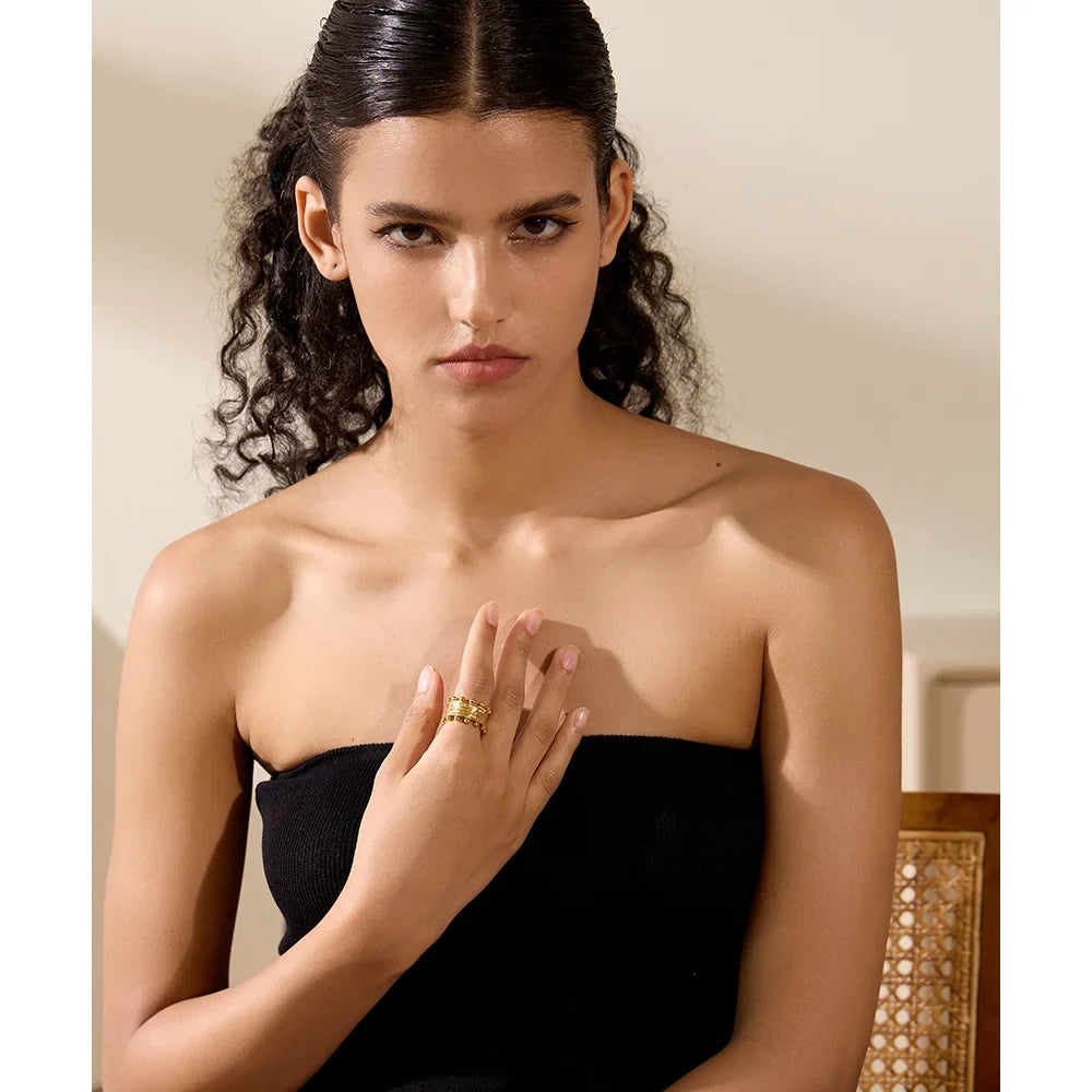 Anel Largo Dourado Feminino