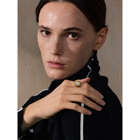 Anel Aura Geométrica com Concha Natural e Banho em Ouro 18k