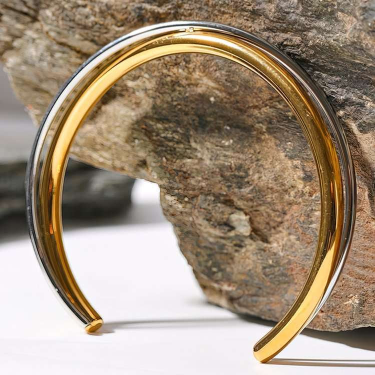 Bracelete Cuff Double em Aço Inoxidável Banhado a Ouro 18k